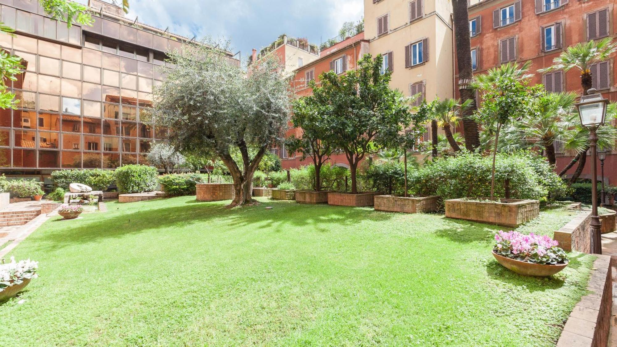Saturno In Trevi Apartment Rome Exterior photo