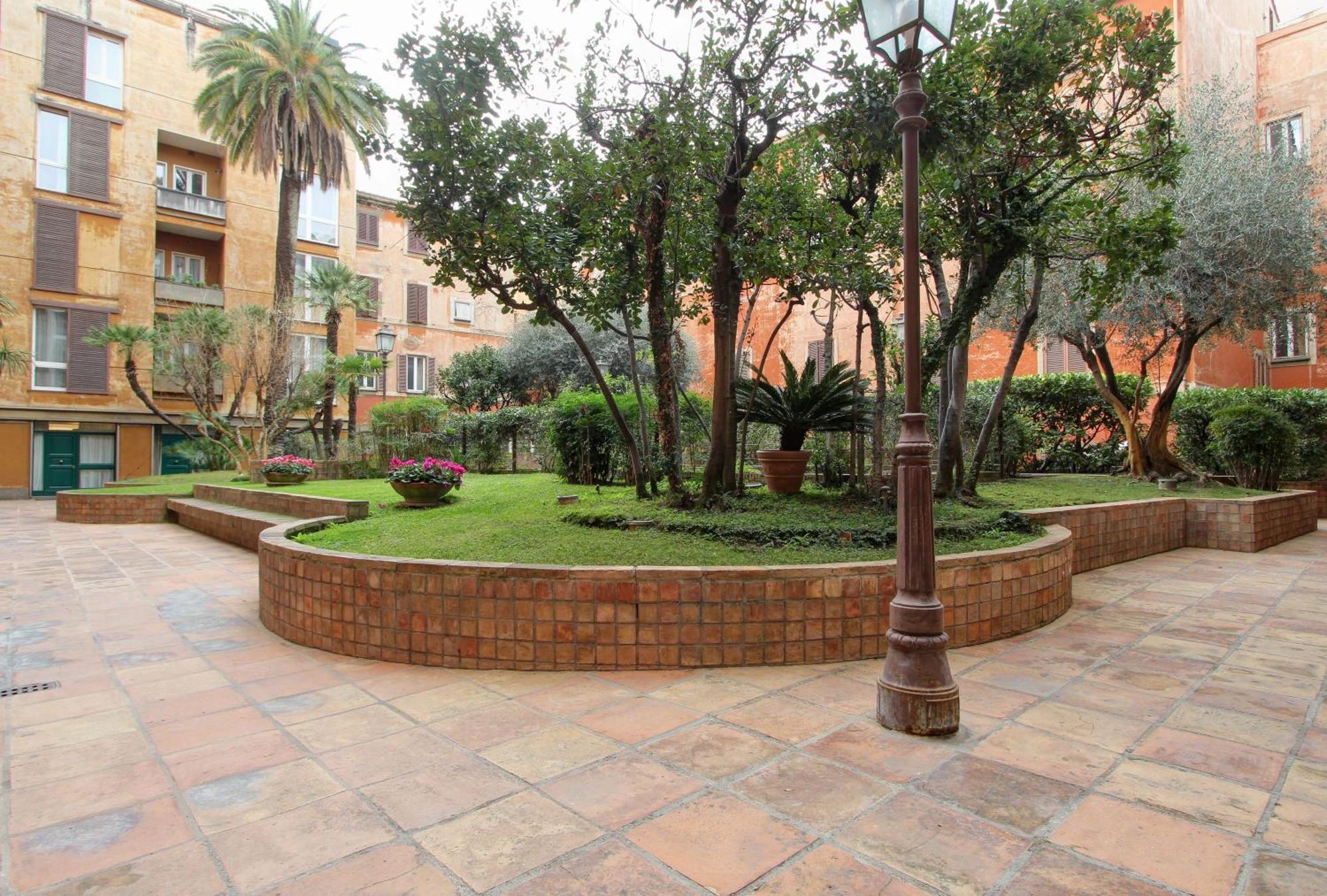 Saturno In Trevi Apartment Rome Exterior photo